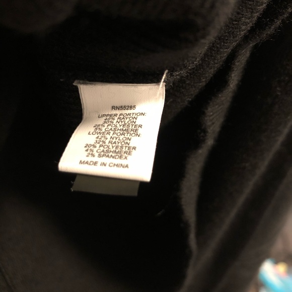 Express Black Fitted V-Neck Sweater Sz Small - Picture 6 of 6